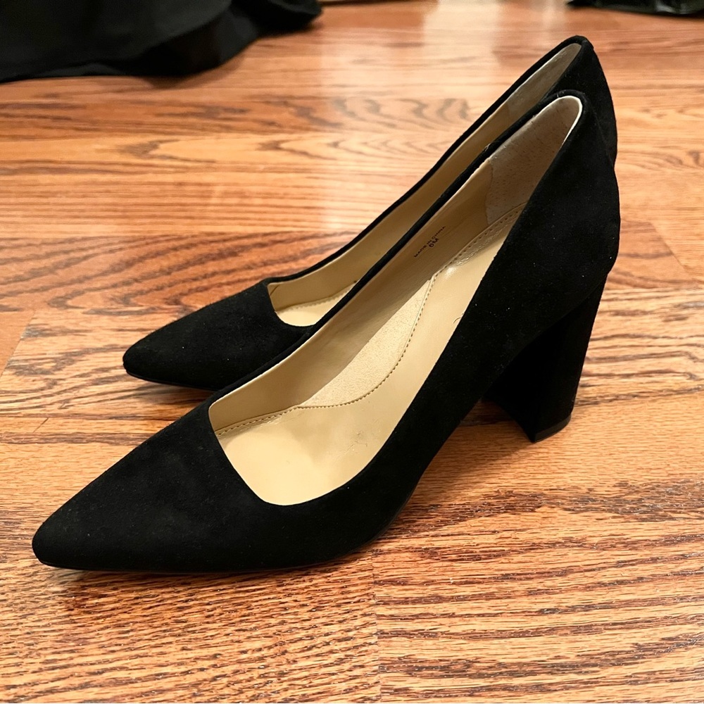 Banana Republic Block Heel Pump- black suede size 6